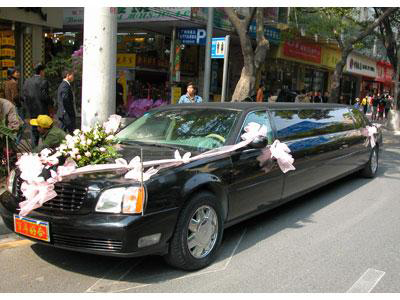 加长凯迪拉克婚礼花车